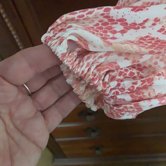 Cute lightly worn Bethany Blouse by Cabi - Picture 4 of 8